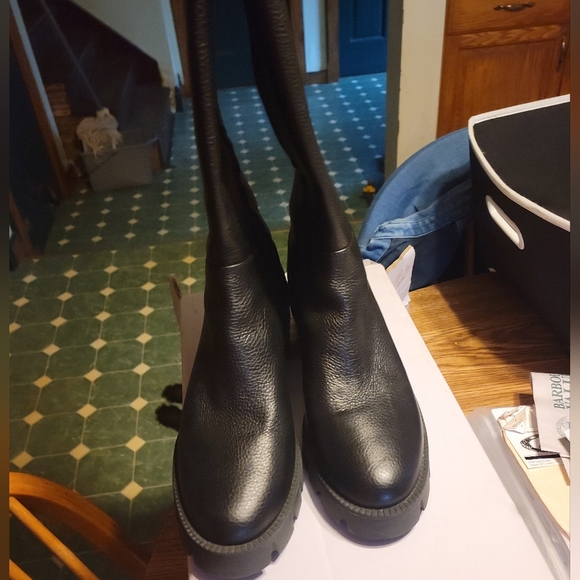 Coach Boots - Picture 2 of 16